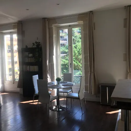 Au Coeur De Apartment